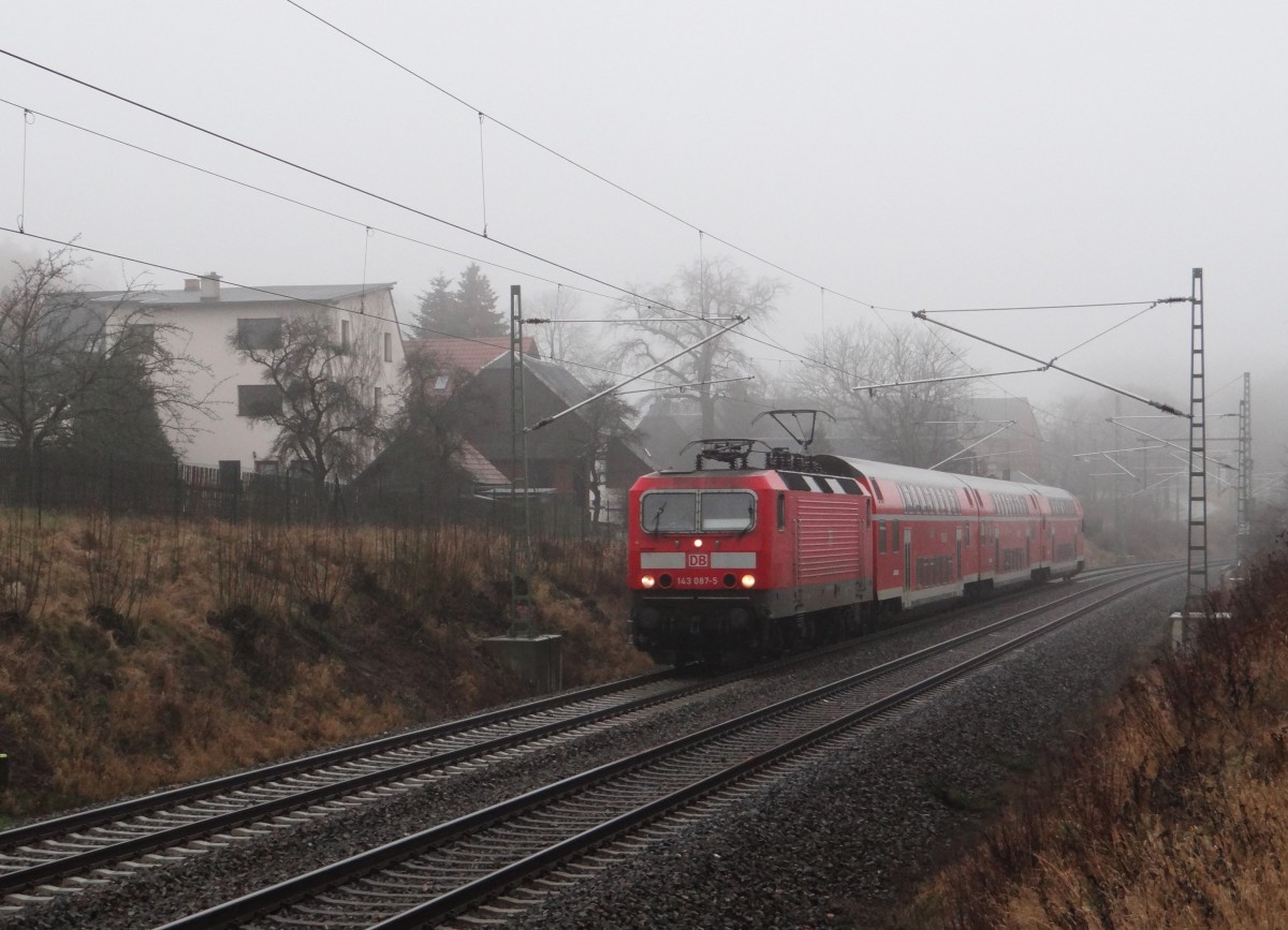 143 087-5 ist zusehen am 20.01.14 in Ruppertsgrün/V.