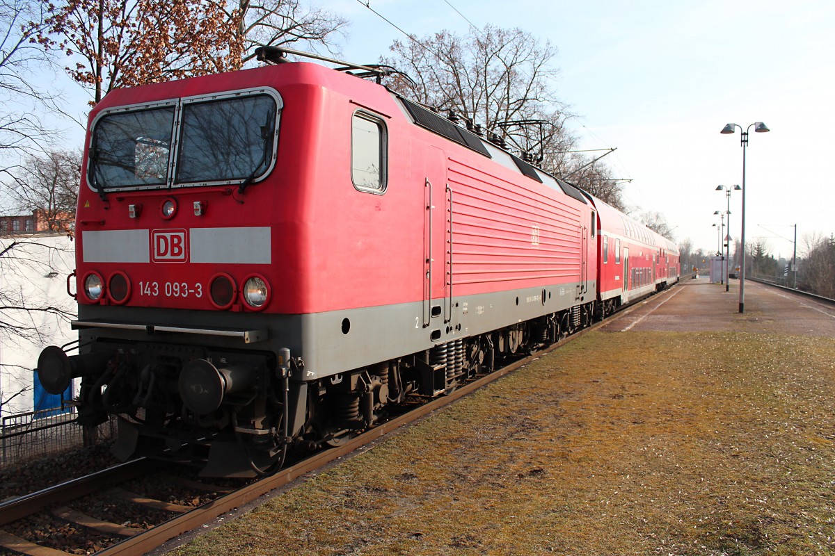 143 093-3 steht am 01.03.2014 mit der RB 17225 nach Freiberg(Sachs) in Zwickau-Pölbitz.    