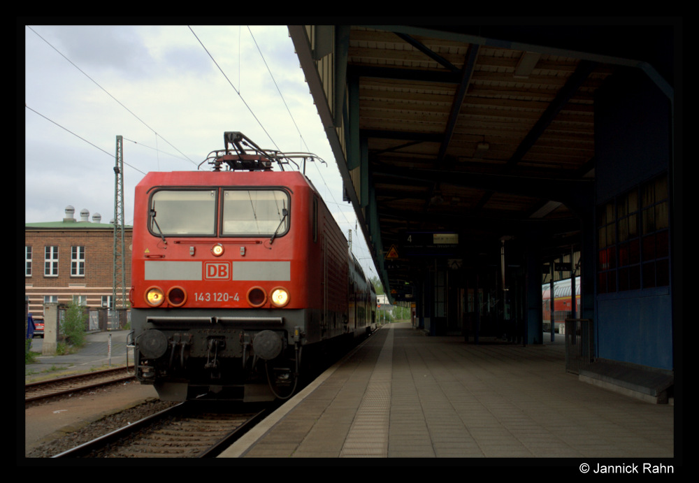 143 120 der DB in Zwickau HBF.Am 16.05.2016