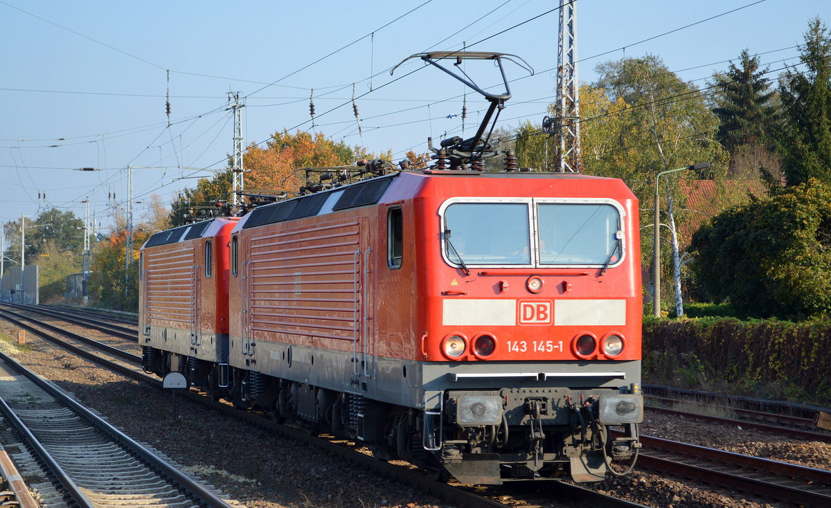 143 145-1 mit 143 963-7 am Haken am 17.10.18 Berlin-Hirschgarten, Viele Grüße an den Tf !!!
