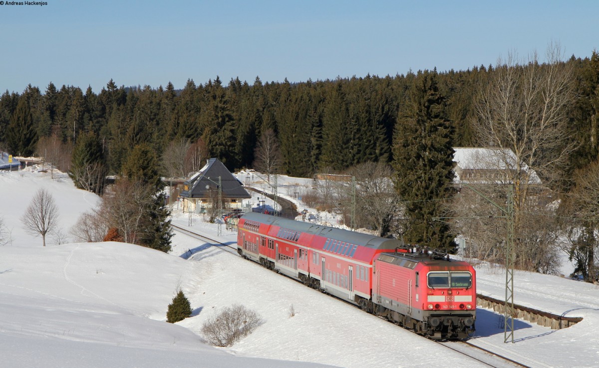 143 145-1 mit der RB 17269 (Freiburg(Brsg)Hbf-Seebrugg) in Altglashütten 26.1.16