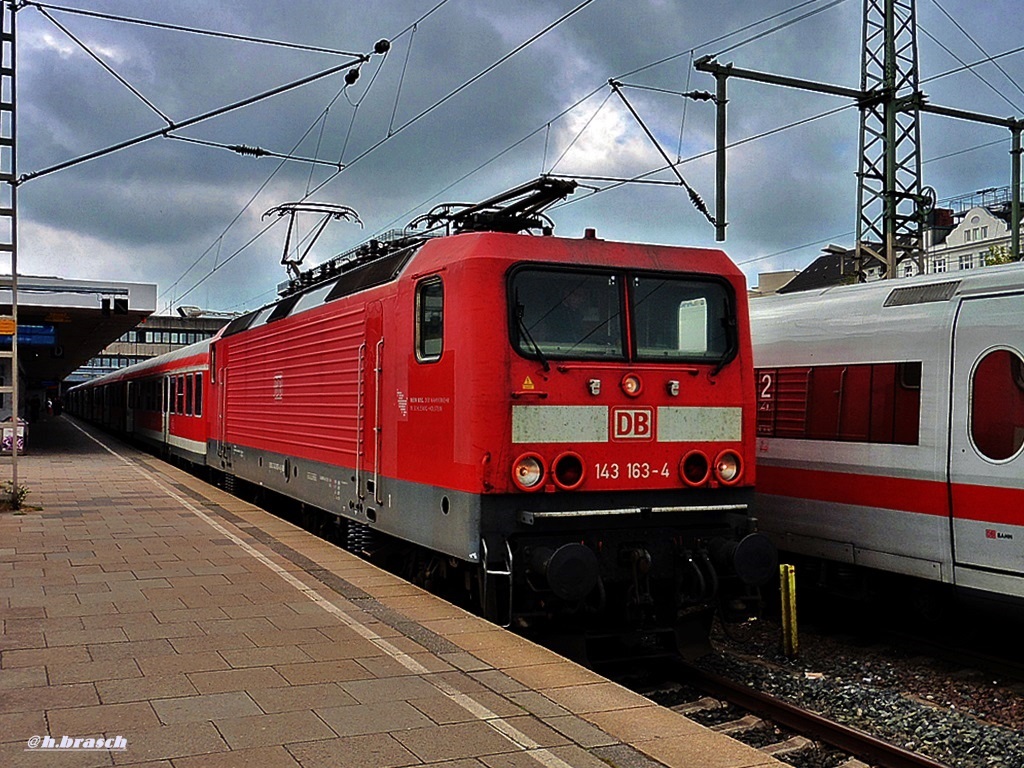 143 163-4 stand mit einen regionalzug aus itzehoe,im bhf hh-altona,datum 23.08.14