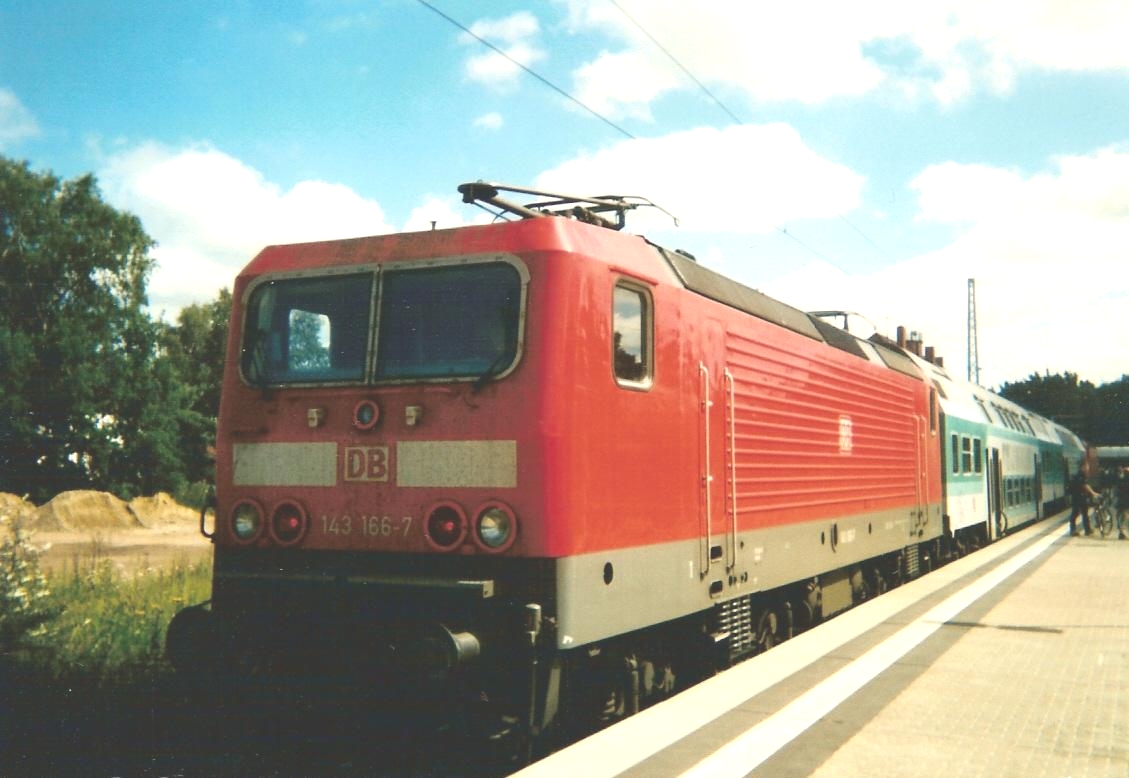 143 166-7 Ostseebad Binz Sonmmer 1998 (Gescantes Bild)