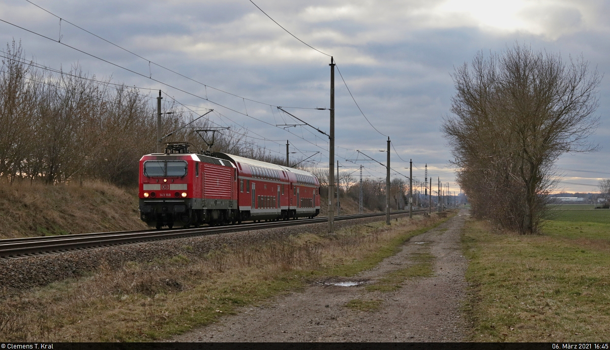143 168-3 unterwegs bei Zwebendorf.

🧰 S-Bahn Mitteldeutschland (DB Regio Südost)
🚝 S 37921 (S9) Halle(Saale)Hbf–Eilenburg
🚩 Bahnstrecke Halle–Cottbus (KBS 219)
🕓 6.3.2021 | 16:45 Uhr
