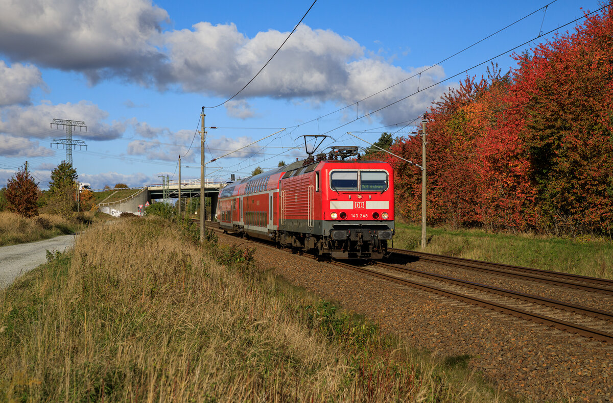 143 248 am 19.10.2022 mit dem RE7 von Stralsund nach Greifswald in Teschenhagen aufgenommen.