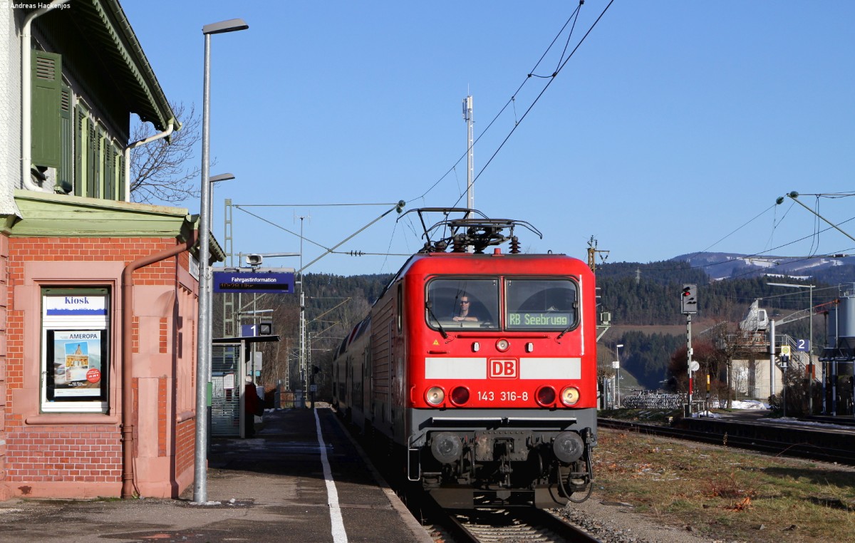 143 316-8 mit der RB 17267 (Freiburg(Brsg)Hbf-Seebrugg) in Himmelreich 26.1.16