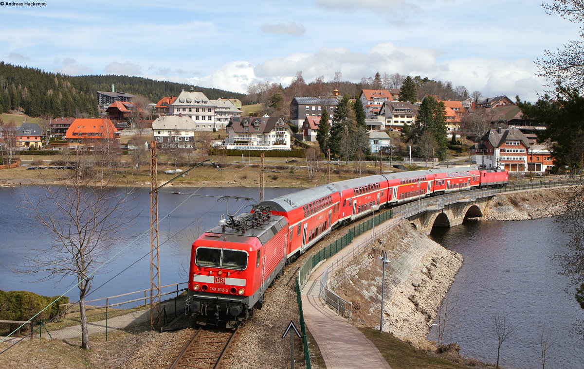 143 332-5 und 143 364-8 mit der RB 17272 (Seebrugg-Freiburg(Brsg)Hbf) bei Schluchsee 29.3.16
