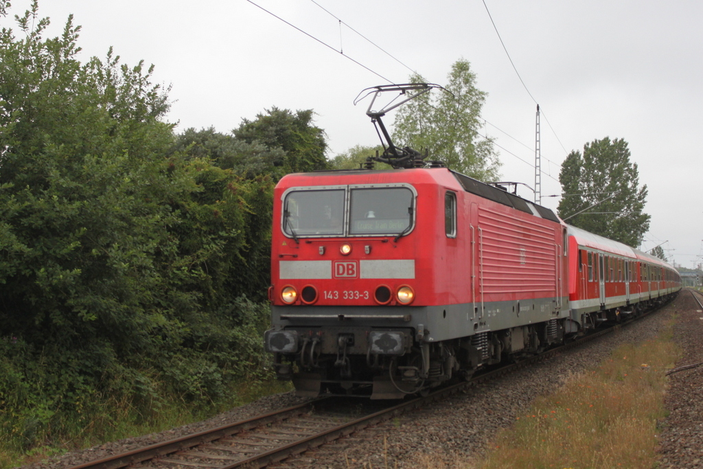 143 333-3 mit Kf 13290 von Warnemünde nach Berlin-Ostbahnhof bei der Durchfahrt in Rostock-Marienehe.14.07.2019

