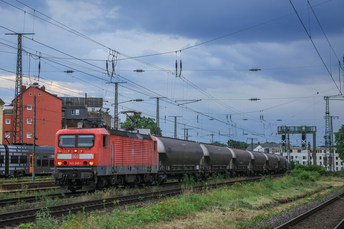 143 348, Köln West, 10.07.2021, Güterzug nach Neuss Gbf