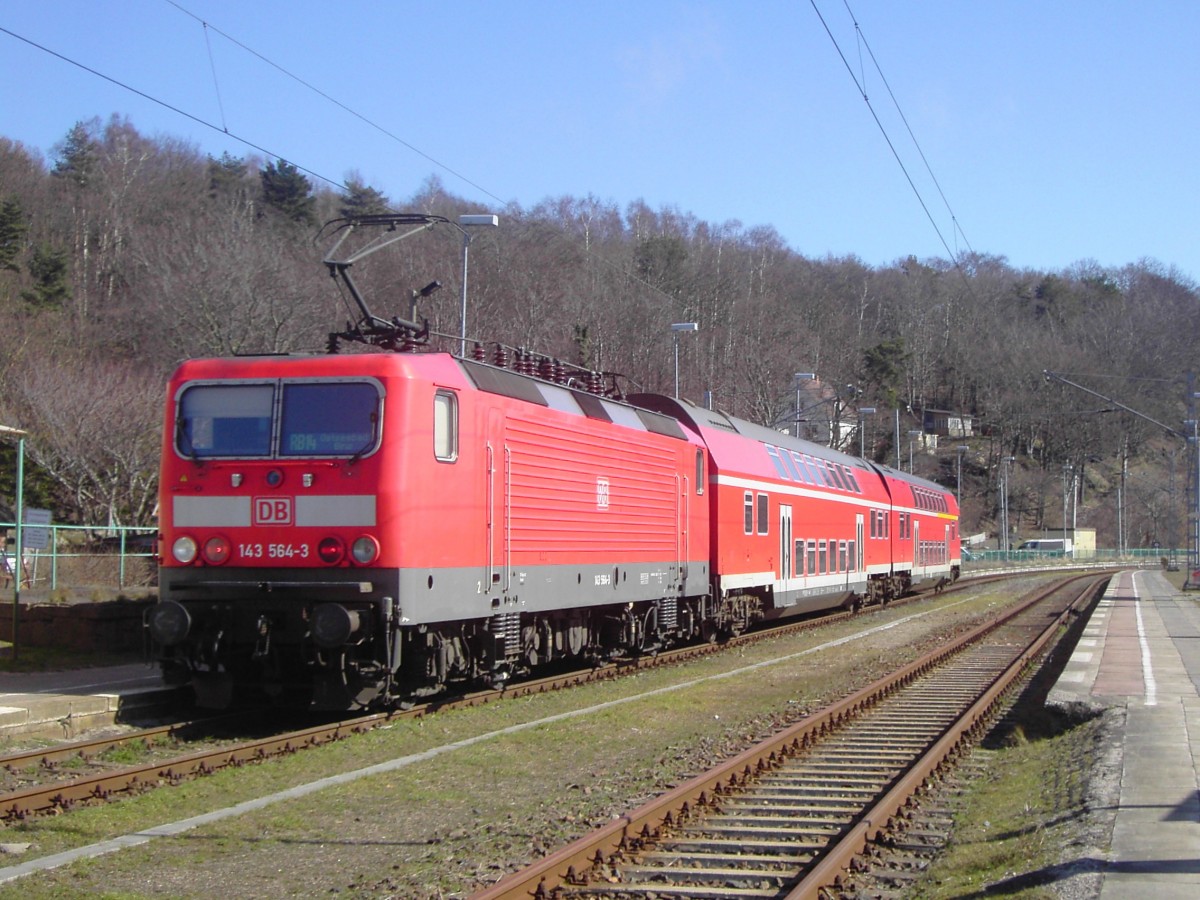 143 564-3 in Lietzow Rügen 28.03.2005