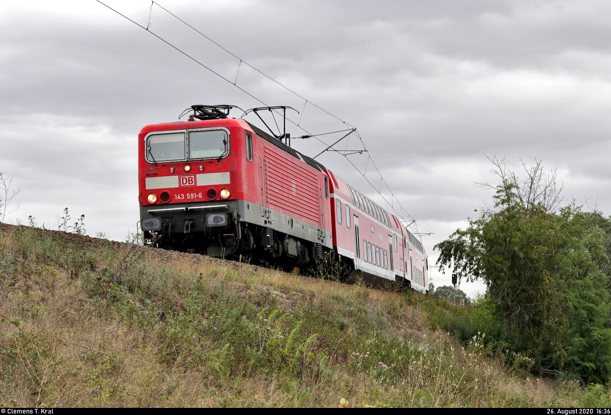 143 591-6 unterwegs am Abzweig Saalebrücke in Halle Südstadt (Bft Südstadt Sa).

🧰 S-Bahn Mitteldeutschland (DB Regio Südost)
🚝 S 37746 (S7) Halle(Saale)Hbf–Halle-Nietleben [+5]
🚩 Bahnstrecke Halle–Hann. Münden (KBS 590)
🕓 26.8.2020 | 16:36 Uhr