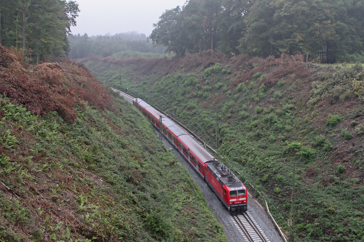 143 606 am 1.9.14 mit der S6 nach Essen Hbf nach der Ausfahrt aus Hösel.