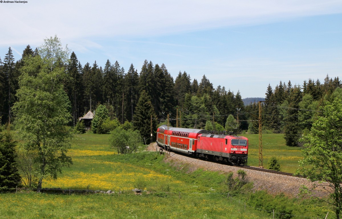 143 640-1 und 143 050-3 mit der RB 26935 (Freiburg(Brsg)Hbf-Neustadt(Schwarzw)) bei Hinterzarten 28.5.15