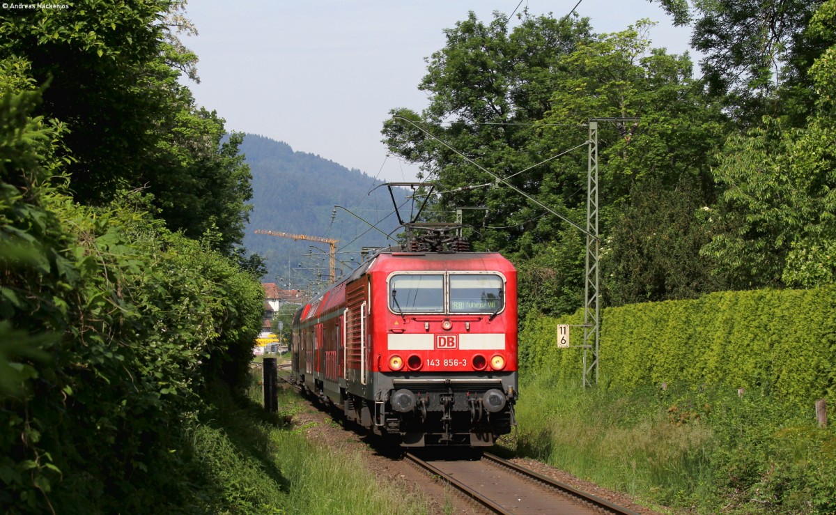 143 856-3 mit der RB 26927 (Freiburg(Brsg)Hbf-Seebrugg) bei Kirchzarten 28.5.15