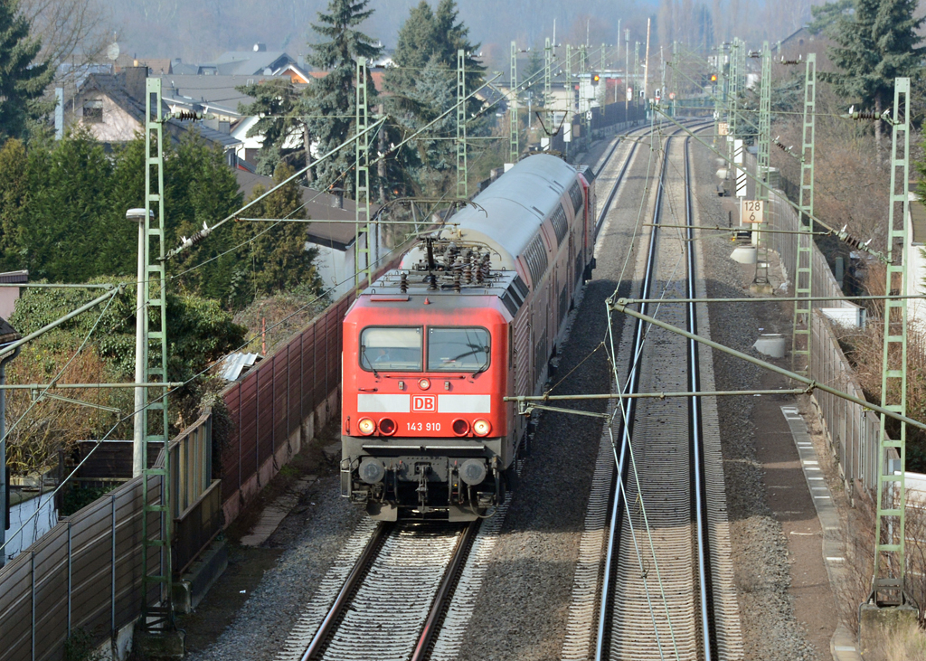 143 910 RB mit Dostos durch Leutesdorf/Rhein - 14.02.2015