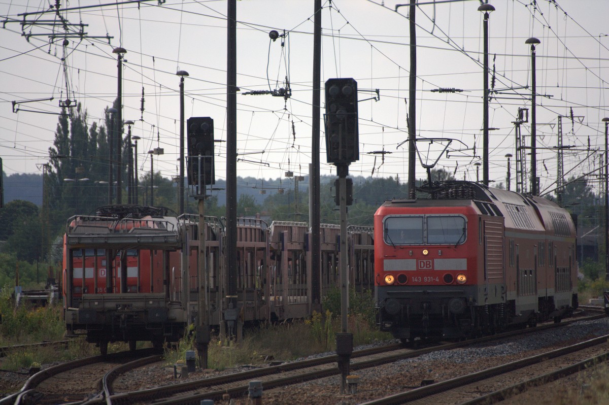 143 931 - 4 bei der Ausfahrt aus Coswig mit einer RB Richtung Dresden Hbf. 
15.25 Uhr  24.08.2013