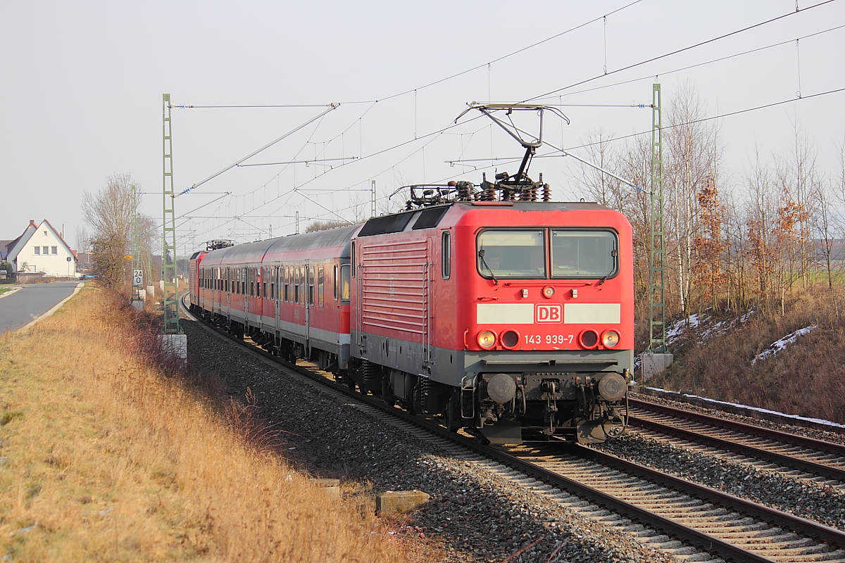 143 939-7 DB Regio bei Bad Staffelstein am 30.01.2012. 