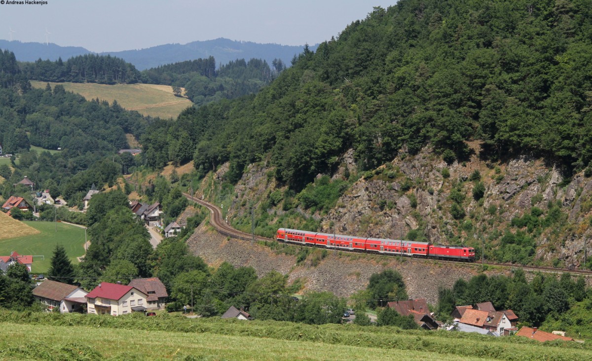 143 972-8 mit der RB 26941 (Freiburg(Breisgau) Hbf-Neustadt(Schwarzw)) bei Falkensteig 27.7.13