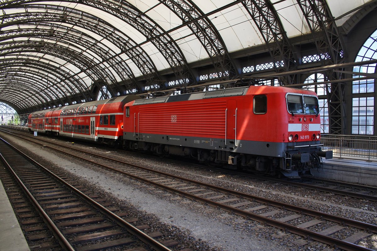 143 973 hat am 27.5.2017 mit der S2 von Dresden Flughafen nach Pirna den Dresdener Hauptbahnhof erreicht.