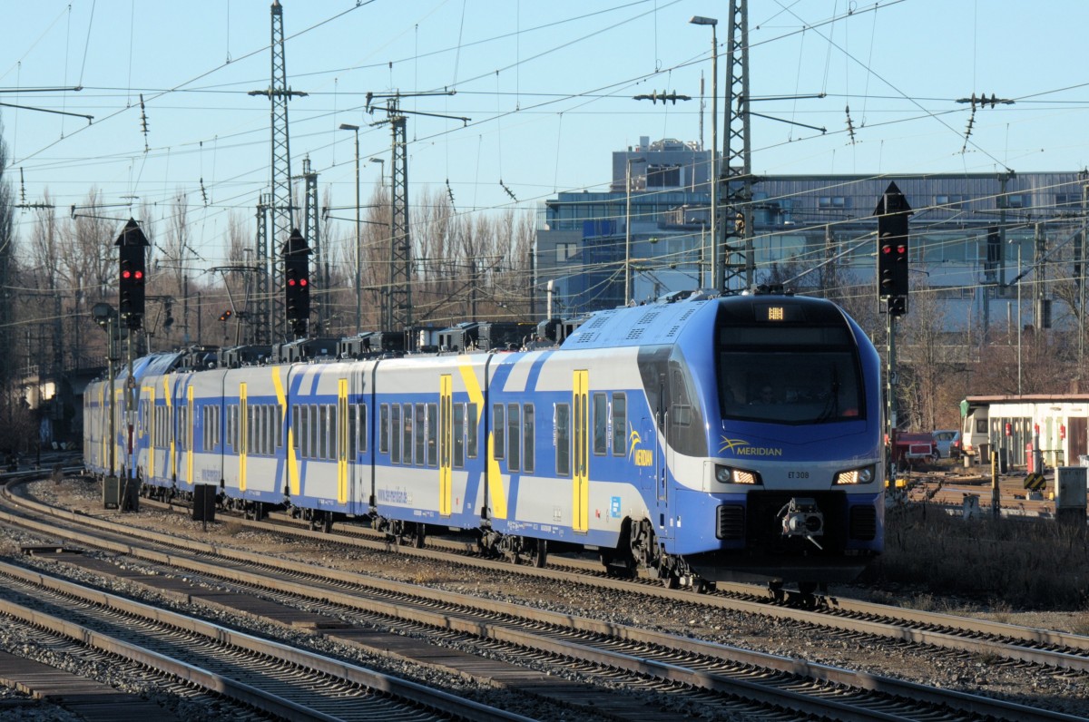 1430 008 am 27.12.13 auf dem Weg nach Salzburg in München Ost
