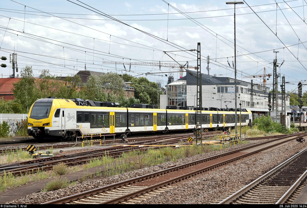 1430 551-0 (ET 6.08 | Stadler FLIRT 160) der Go-Ahead Baden-Württemberg GmbH (GABW) als RE 19072 (RE8) von Stuttgart Hbf nach Würzburg Hbf verlässt den Bahnhof Ludwigsburg auf Gleis 1.
[28.7.2020 | 14:24 Uhr]