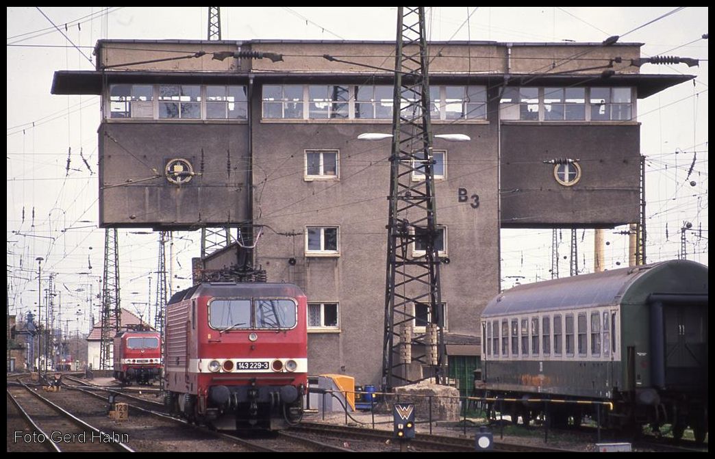 143229 am 26.4.1992 unterhalb des mächtigen Leipziger Stellwerk B 3.