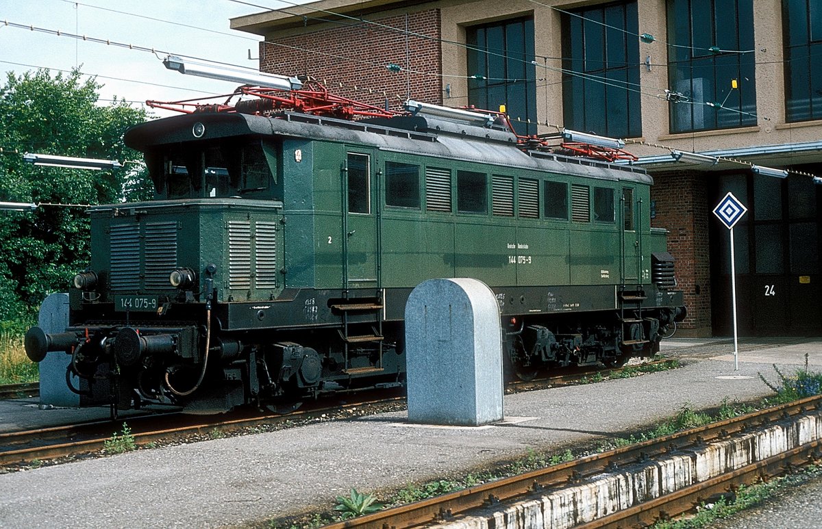  144 075  M. - Freimann  30.06.80