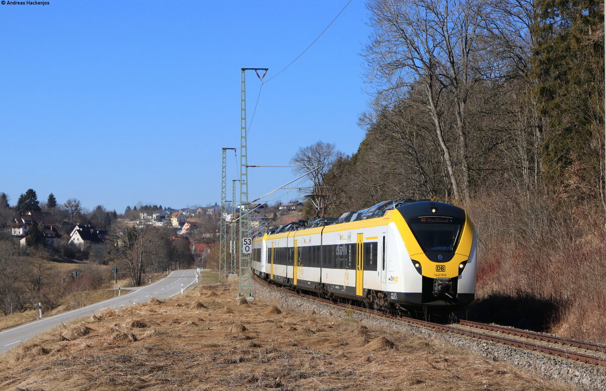 1440 356 und 1440 190 als S 9715 (Freiburg(Brsg)Hbf - Villingen(Schwarzw)) bei Seppenhofen 28.2.22