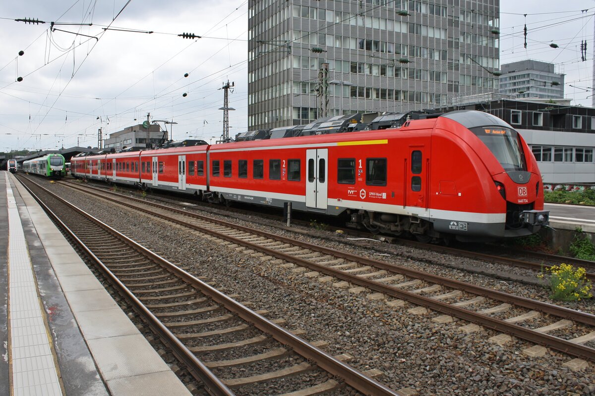 1440 734-0 steht am 22.06.2021 als RB33 (RB10333)  Rhein-Niers-Bahn  nach Aachen Hauptbahnhof in Essen Hauptbahnhof. 