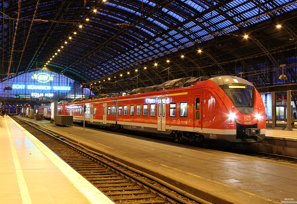 1440 874 als RE8 nach M´Gladbach in Köln Hbf am 27.12.2019