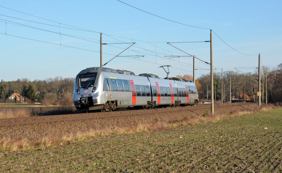 1442 161 passiert auf dem Weg von Wittenberg nach Leipzig-Stötteritz am 26.12.17 die Gegend bei Burgkemnitz.