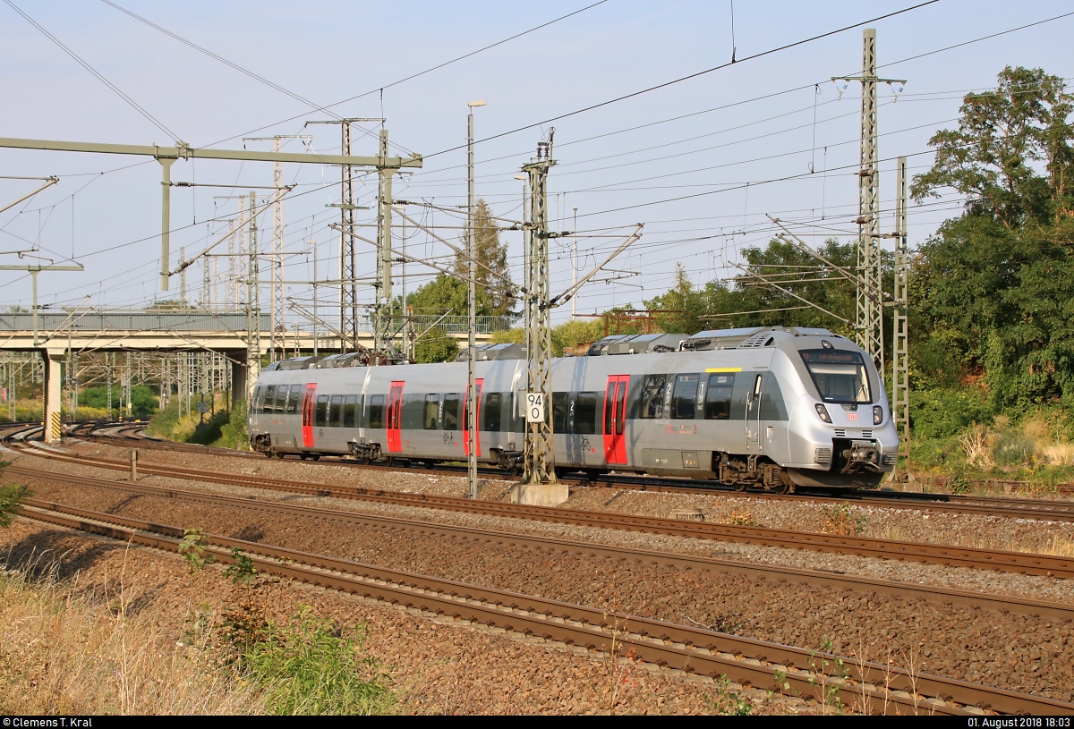 1442 170 (Bombardier Talent 2) von DB Regio Südost als RB 16190 (RB51) von Falkenberg(Elster) erreicht ihren Endbahnhof Lutherstadt Wittenberg Hbf auf Gleis 2.
[1.8.2018 | 18:03 Uhr]