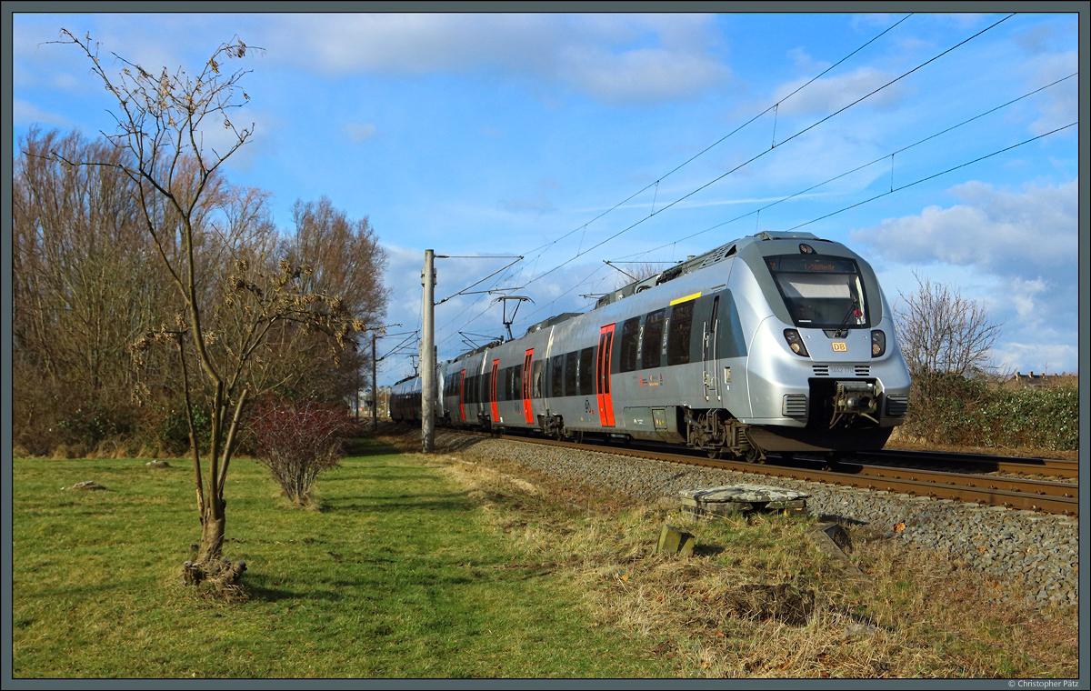1442 170 der S-Bahn Mitteldeutschland ist am 05.02.2022 bei Greppin mit einem weiteren Dreiteiler als S-2 nach Leipzig-Stötteritz unterwegs.