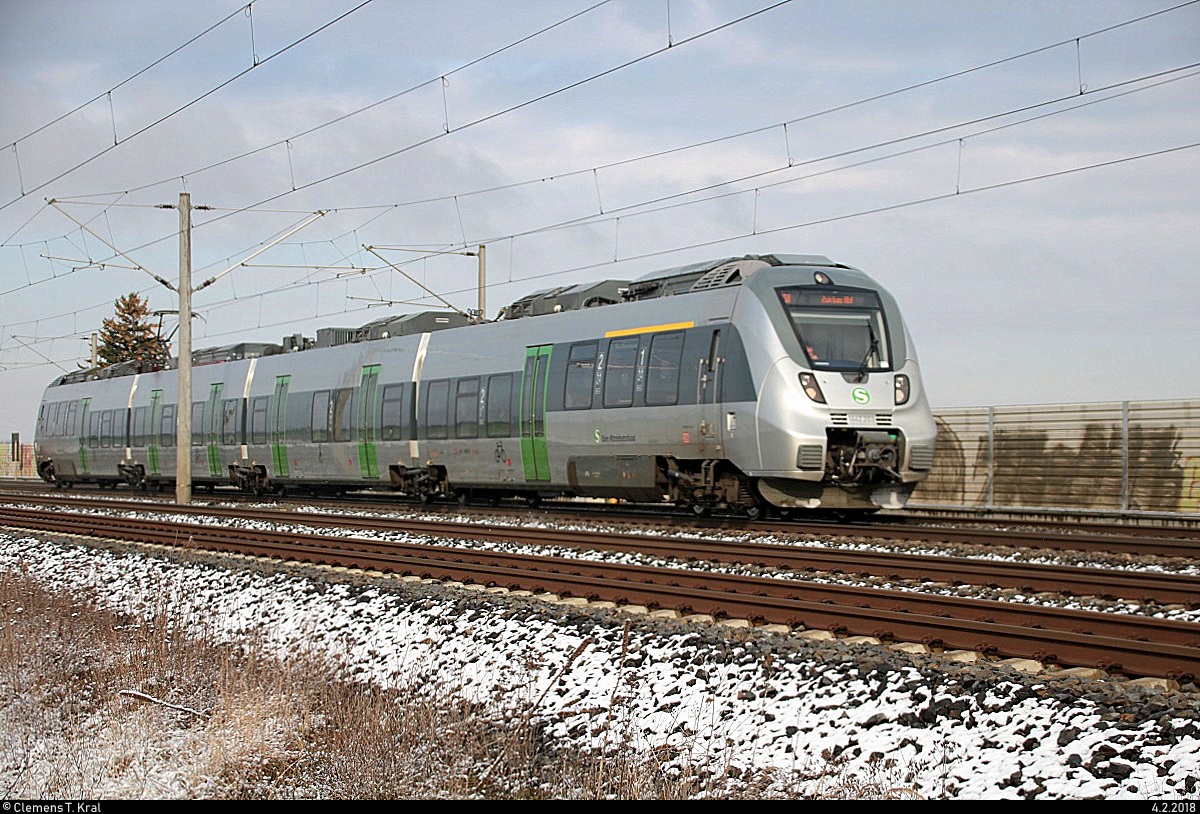 1442 203 (Bombardier Talent 2) der S-Bahn Mitteldeutschland (DB Regio Südost) als S 37515 (S5X) von Halle(Saale)Hbf nach Zwickau(Sachs)Hbf fährt bei Benndorf, An der Reichsbahn, auf der Bahnstrecke Magdeburg–Leipzig (KBS 340). [4.2.2018 | 11:20 Uhr]