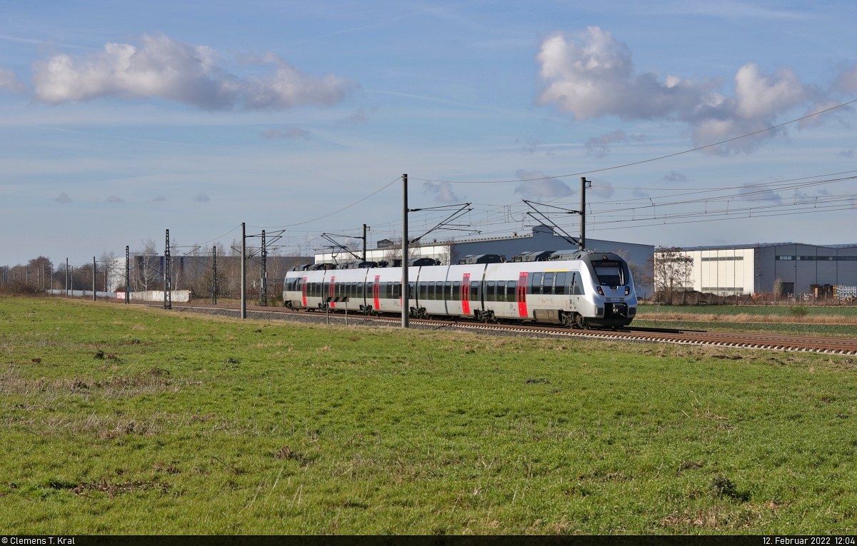 1442 304 (Bombardier Talent 2) lässt die Landsberger Ortschaft Hohenthurm hinter sich.

🧰 S-Bahn Mitteldeutschland (MDSB II | DB Regio Südost)
🚝 S 37834 (S8) Halle(Saale)Hbf–Lutherstadt Wittenberg Hbf [+5]
🕓 12.2.2022 | 12:04 Uhr