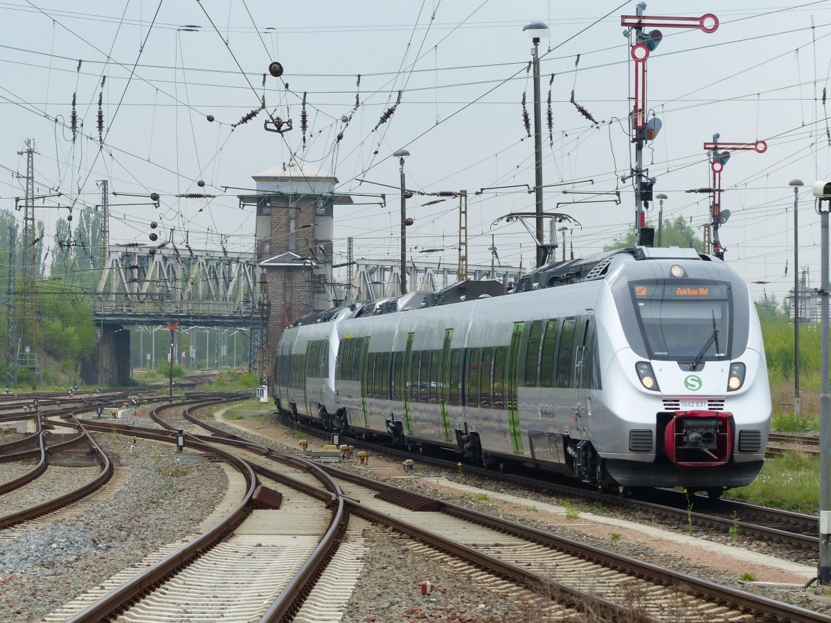 1442 631 und 1442 205 als S5X aus Halle(Saale)bei der Einfahrt in den Zwickauer Hauptbahnhof.