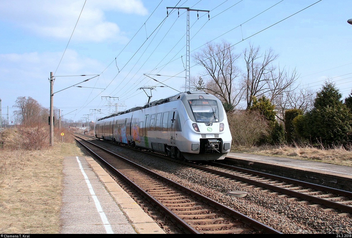 1442 704 (Bombardier Talent 2) der S-Bahn Mitteldeutschland (DB Regio Südost) als S 37439 (S4) von Eilenburg nach Wurzen erreicht den Bahnhof Leipzig-Thekla auf der Bahnstrecke Leipzig–Eilenburg (KBS 215). [24.3.2018 | 14:25 Uhr]