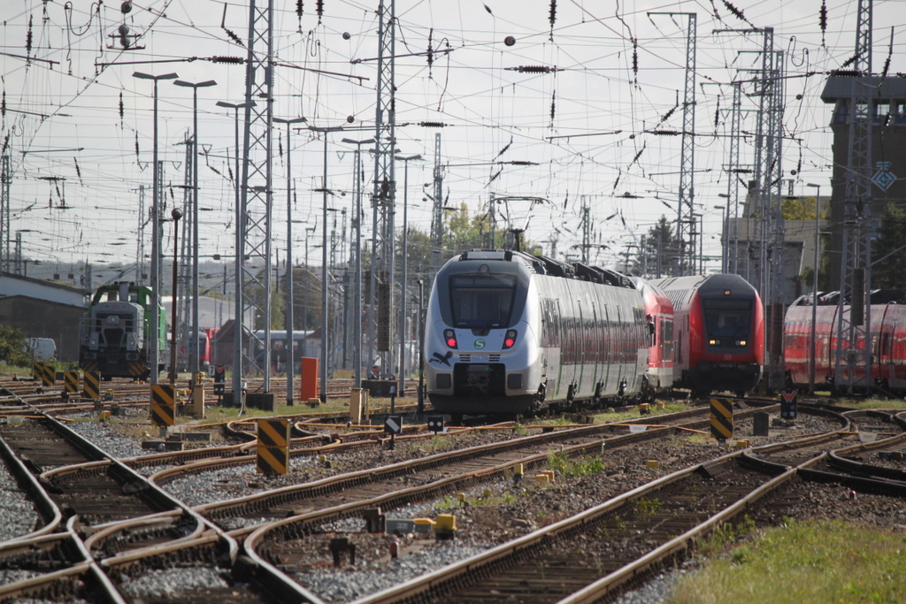 1442 706-6 von der S-Bahn Leipzig stand am Mittag des 28.09.2018 im Rostocker Hbf.