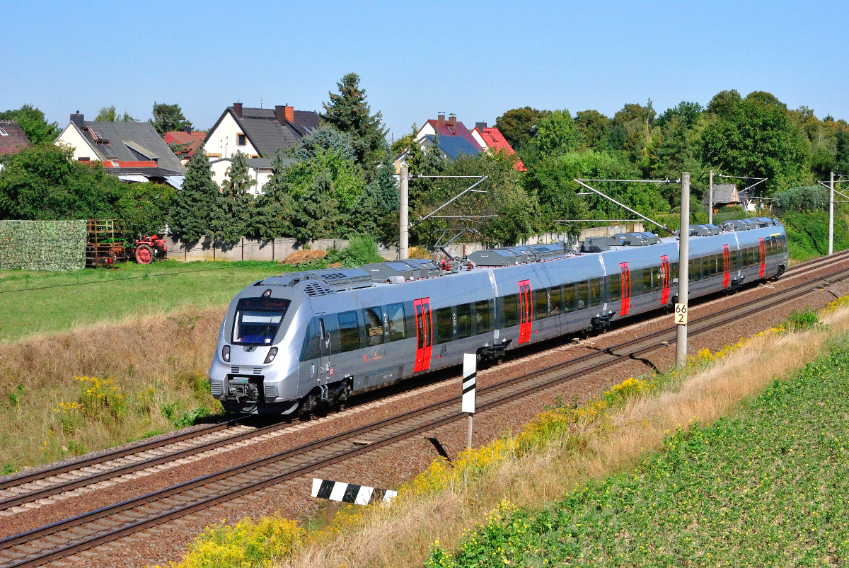 1442 801 als S-Bahn S2 von Dessau nach Leipzig-Connewitz, bei Zschortau am 31.08.2016.