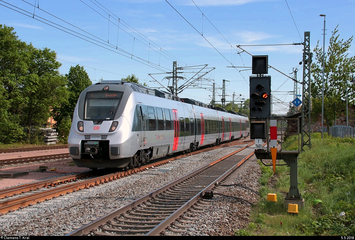 1442 804 (Bombardier Talent 2) der S-Bahn Mitteldeutschland (MDSB II | DB Regio Südost) als verspätete S 37252 (S2) von Leipzig-Stötteritz nach Dessau Hbf erreicht den Bahnhof Delitzsch unt Bf auf der Bahnstrecke Trebnitz–Leipzig (KBS 251). [5.5.2018 | 16:14 Uhr]