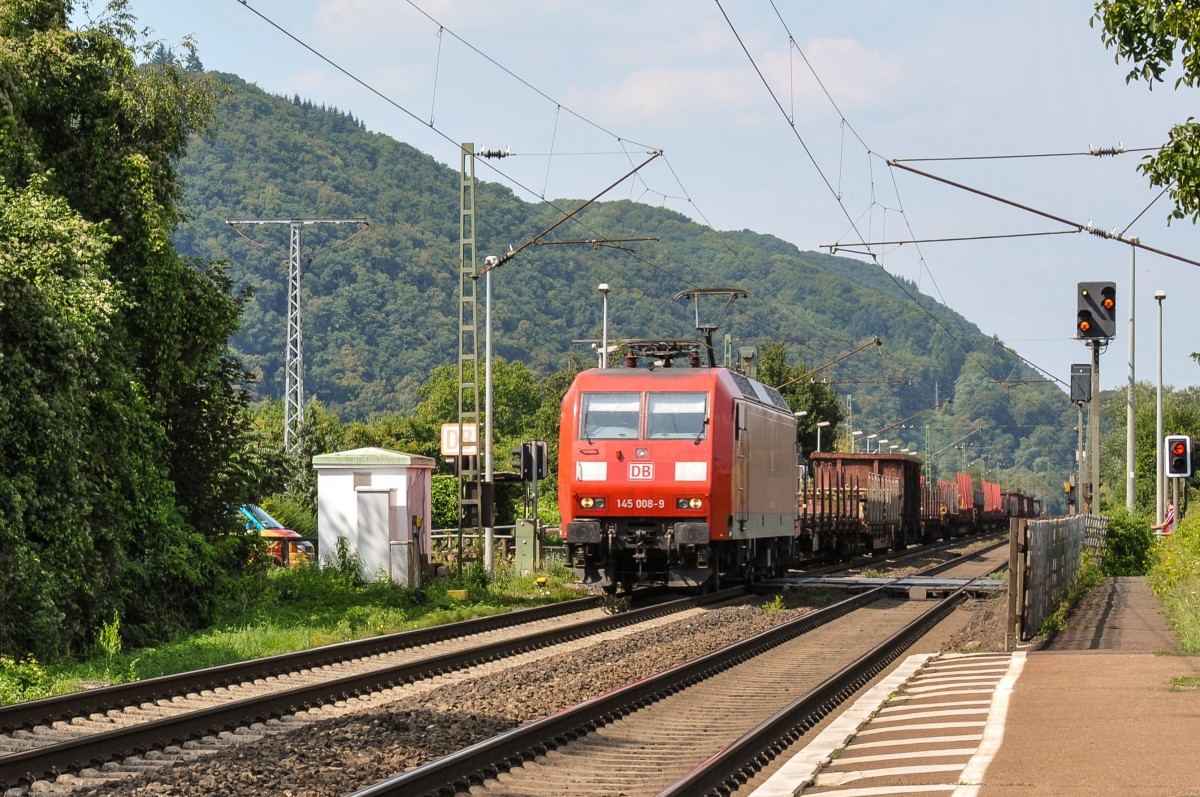 145 008-9 zieht einen gemischten Güterzug durch Namedy. Die Aufnahme entstand am 22/08/2015.