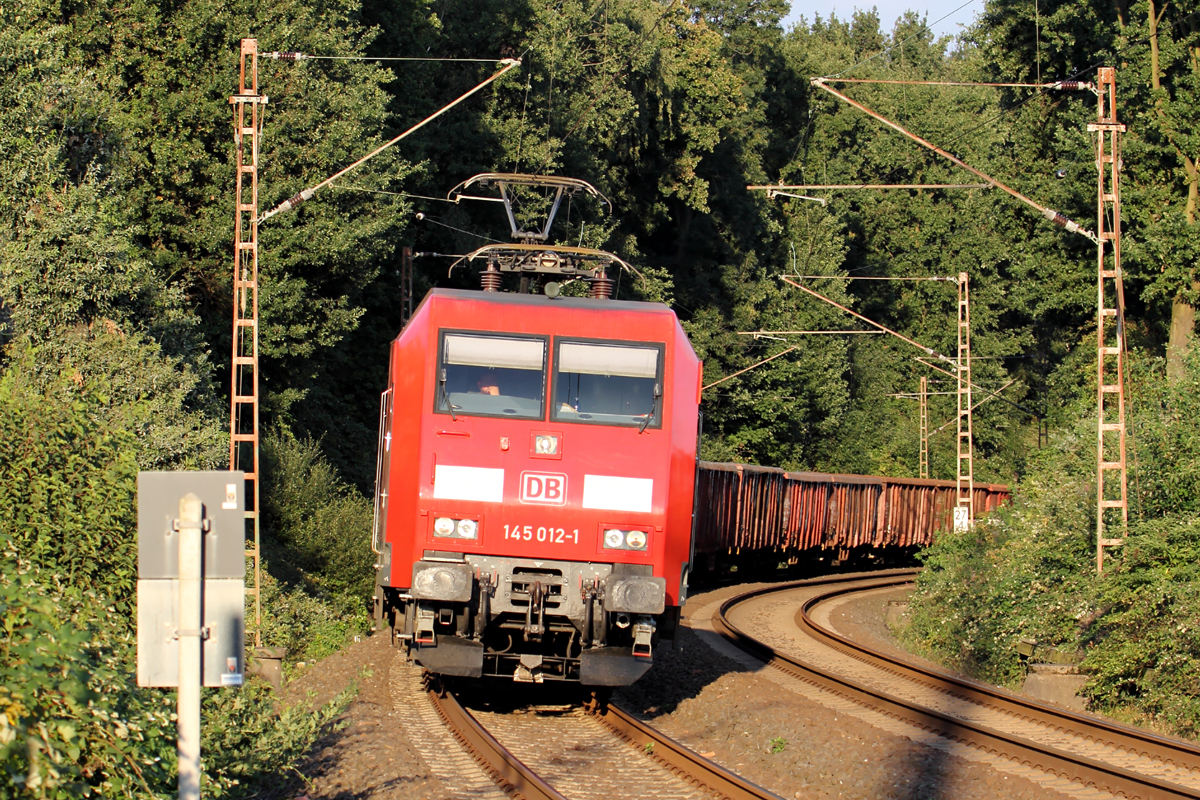145 012-1 am BÜ KM27,298 auf der Hamm-Osterfelder Strecke in Recklinghausen 10.9.2015