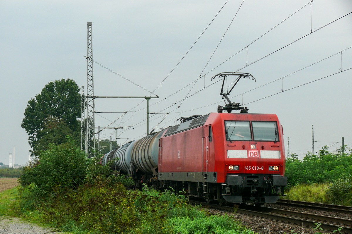 145 018-8 fährt am 06/09/2014 mit einem Kesselwagenzug durch Porz-Wahn in Richtung Süden. Gruß zurück an den TF.