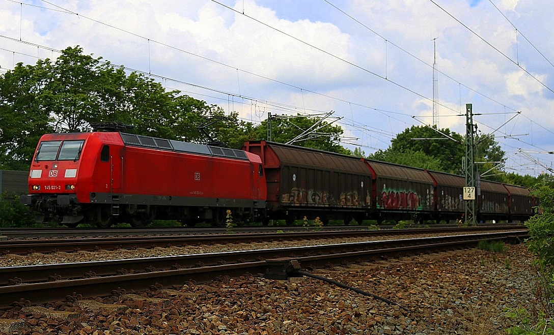 145 021-2 DB als Gz fährt in Wittenberge auf der Bahnstrecke Berlin–Hamburg (KBS 204) Richtung Berlin. [15.7.2017 - 13:12 Uhr]