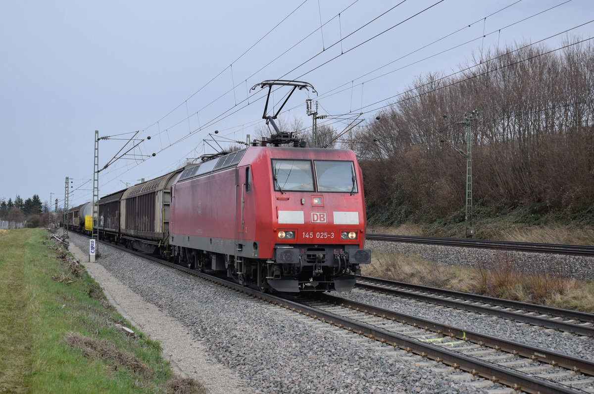 145 025 zieht am 27.03.2018 einen EZ am Abzw. Leutersberg gen Süden.
