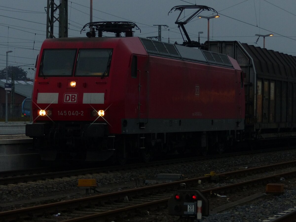 145 040 mit VW-Zug in Rheine, 20.10.15
