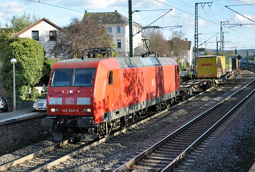 145 046-9 Containerzug durch Remagen - 30.10.2013
