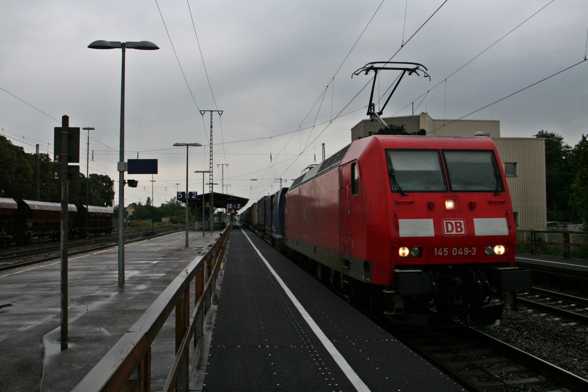 145 049-3 mit einem KLV-Zug auf dem Weg nach Basel Bad. Rbf am Nachmittag des 30.07.14 in Mllheim (Baden).