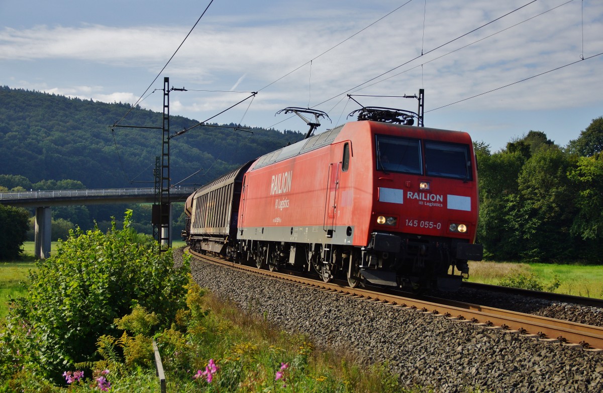 145 055-0 mit einen gemischten Güterzug am 28.08.14 bei Hermannspiegel.