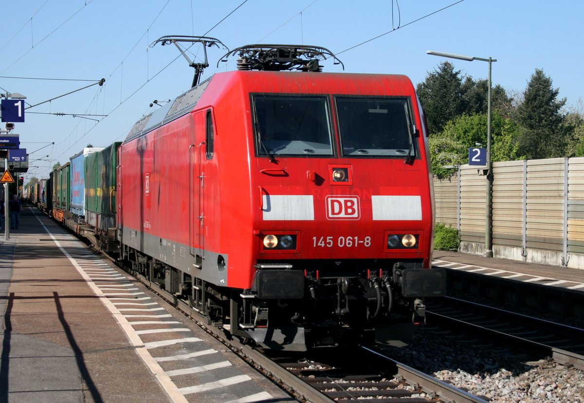 145 061 mit KT 42006 (Gallarate–Kln Eifeltor) am 24.04.2015 in Bad Krozingen